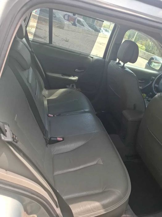 Renault Laguna 2004 (Gasóleo) – 270.000 km