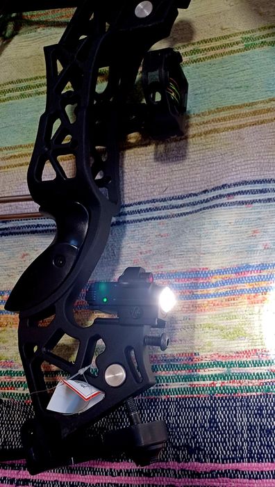 Arco compound compacto 60lbs com laser e flashlight
