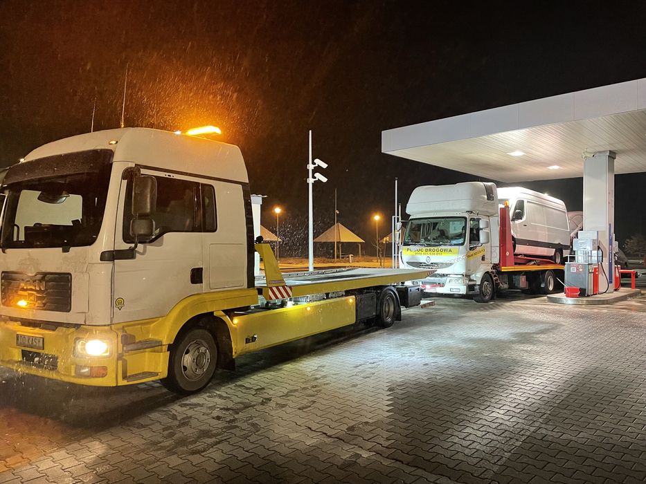 Pomoc drogowa S8 , Oleśnica transport maszyn rolniczych , laweta