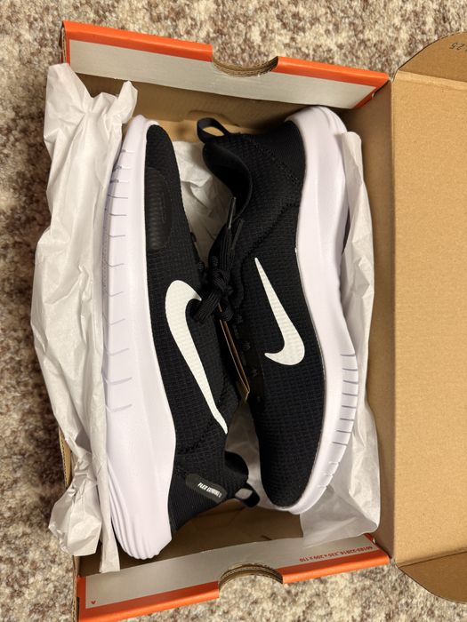 Кросівки жіночі Nike W Flex Experience Rn 12