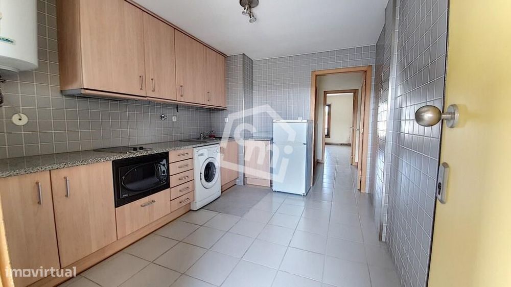 T0 com garagem para arrendamento em Paranhos