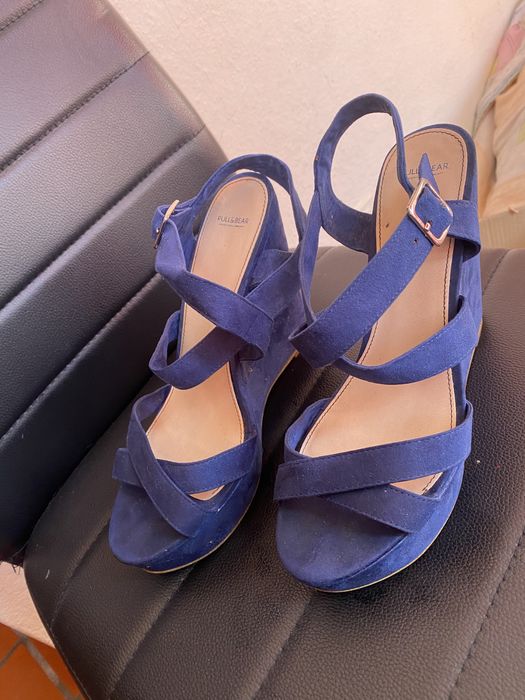 Sandálias de salto compensado da pull& bear,