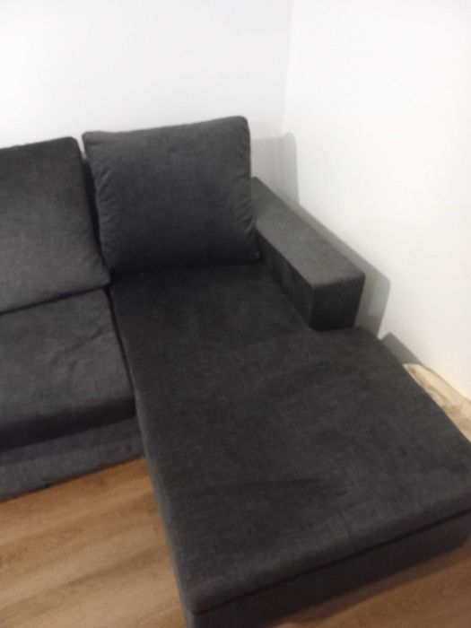 Sofá de veludo semi-novo