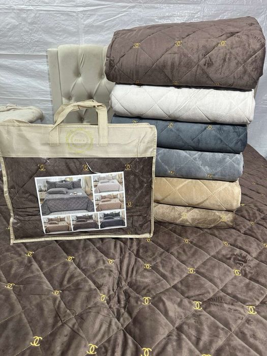 Брендове двостороннє велюрові котонові покривал з логотипом «Chanel»