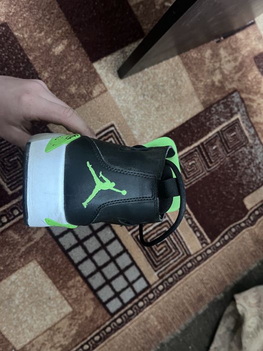 Flight Club 91 'Black Green Strike'.