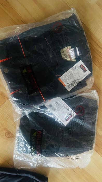 Kurtka i spodnie ochronne firmy Brixton practical