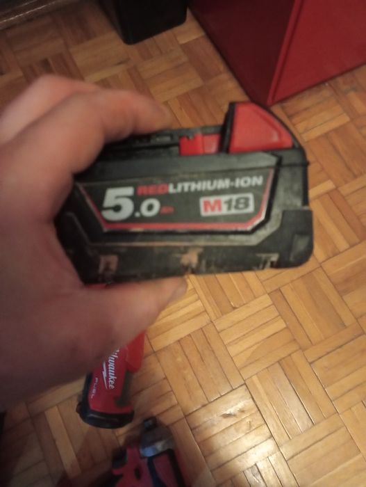 Gwoździarka + zakrętka Milwaukee + bateria sprawne