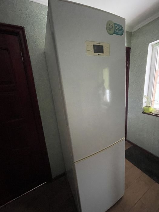 Продам холодильник