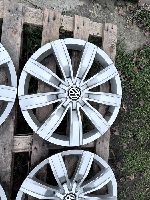 Komplet oryginalnych kołpaków VOLKSWAGEN o średnicy 17"