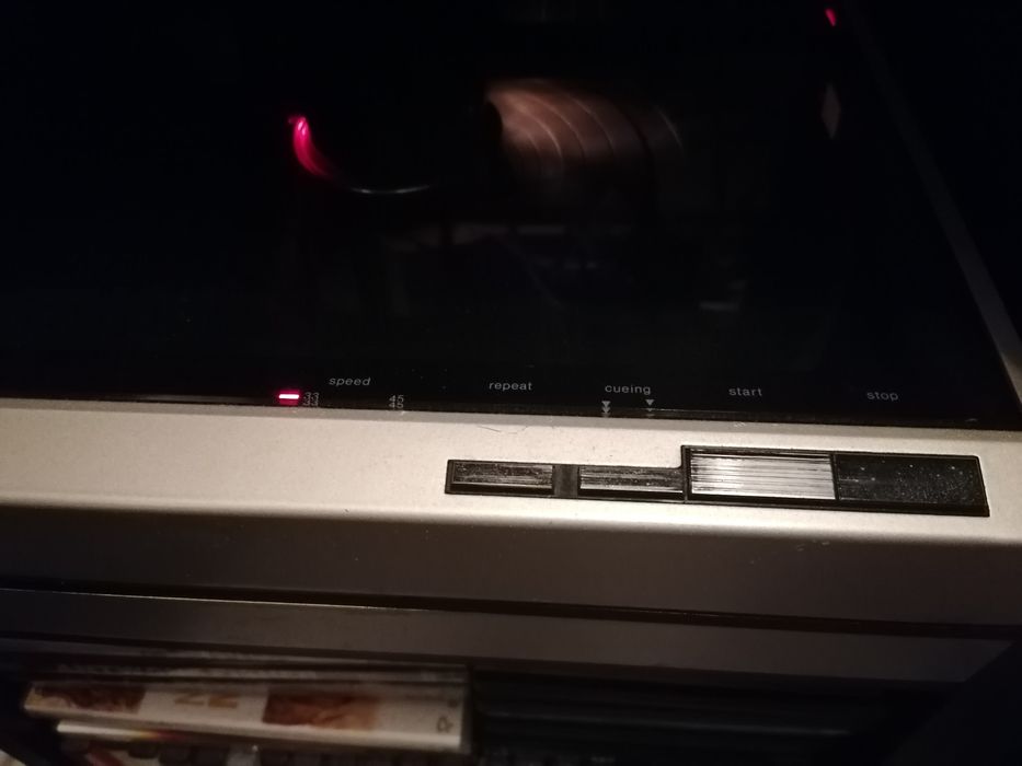 Technics SL-10 gira-discos de braço linear.