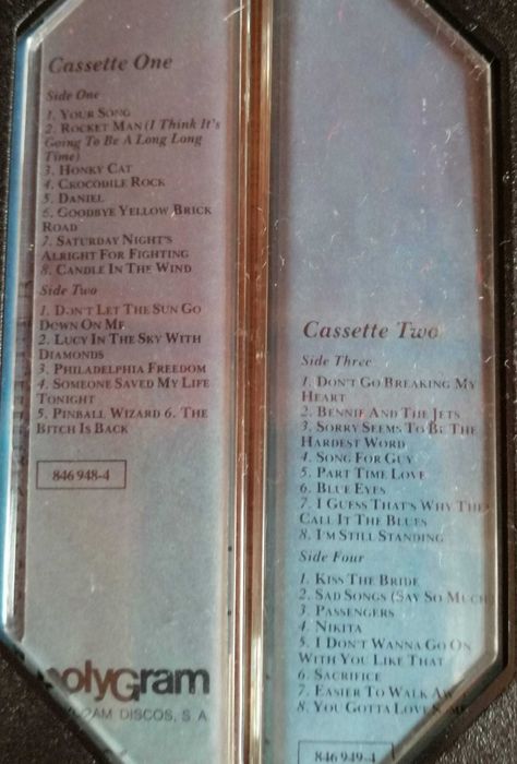 Cassetes - 1 Beatles e 2 Elton John