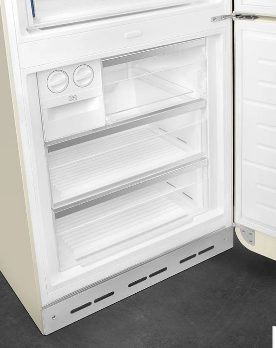 Frigorífico combinado Smeg FAB38RCR5 bege