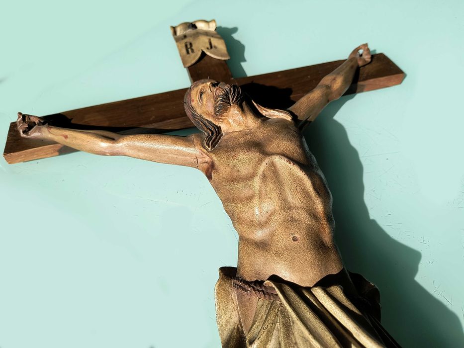 Drewniany krzyż (95 cm) z przełomu XIX/XX wieku