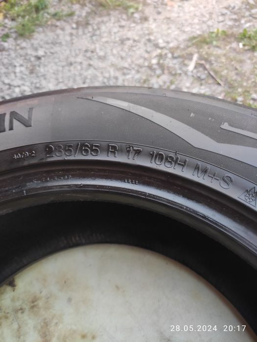Продам Шини R17 225/65