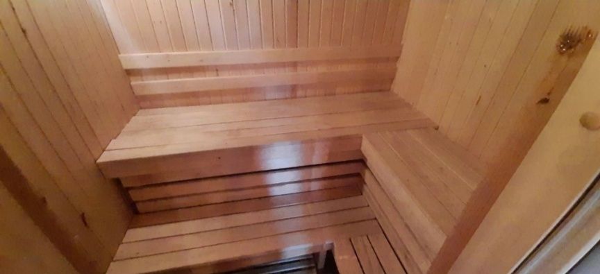 Продам отличный дом-сруб в центре г.Беляевка.