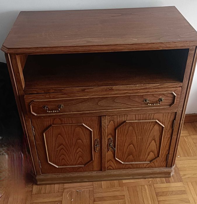 Móvel TV e cómoda 4 gavetas