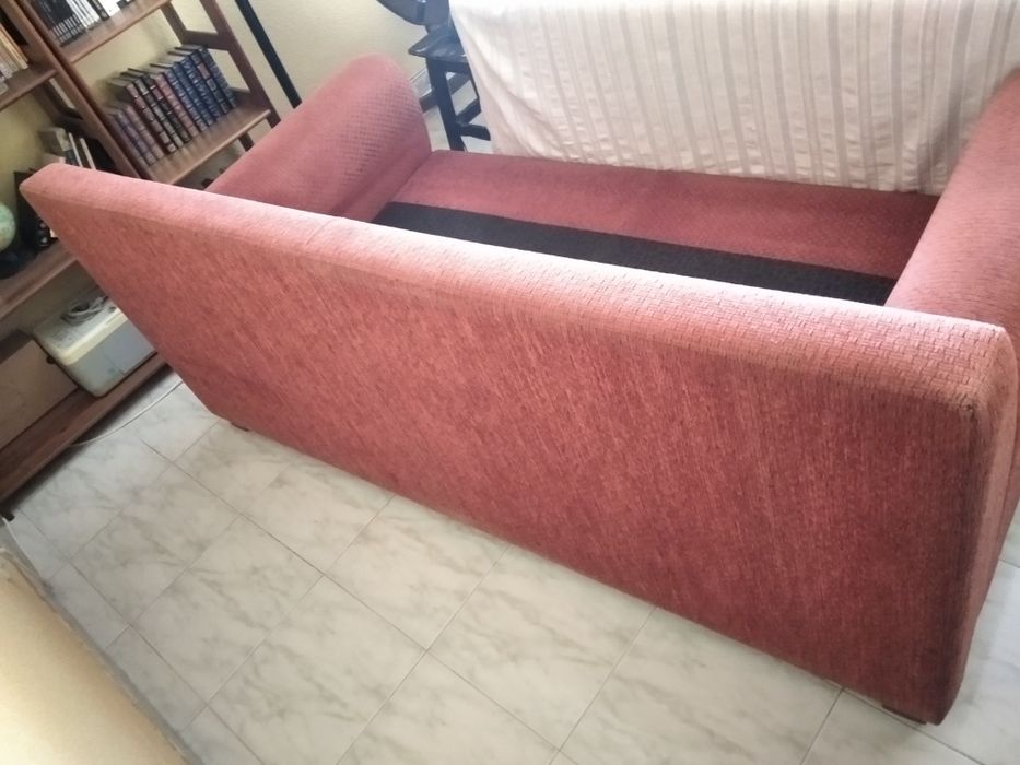 Sofá em tecido laranja