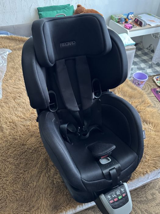 Продам дитяче автокрісло Recaro Salia Elite