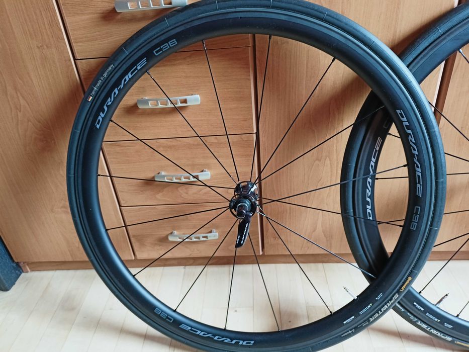 Koła carbon Dura-Ace C36 z szytkami Sprinter pod szczęki 12rz