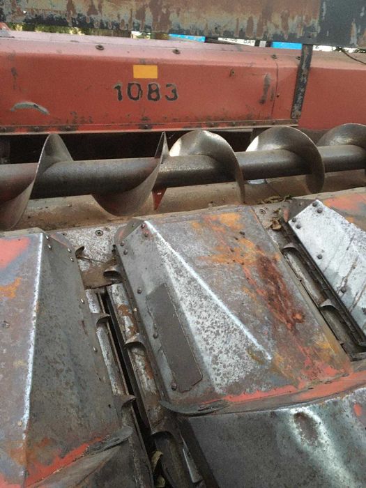 Продам жатку кукурудзяну Case 1083