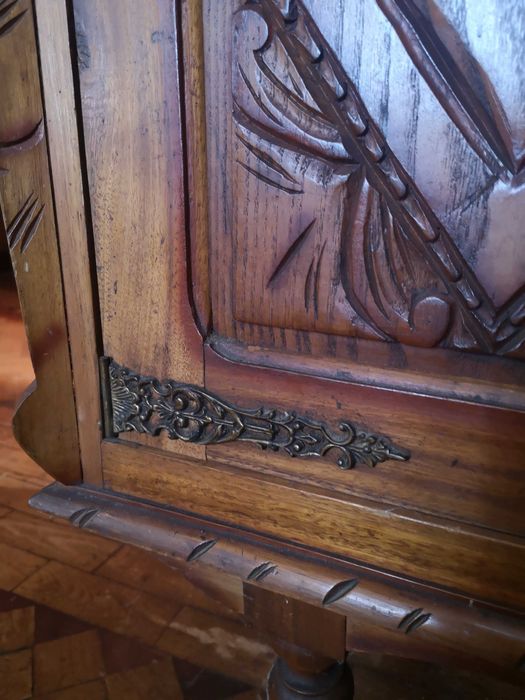 Cristaleira & Aparador - Recortes Antigos