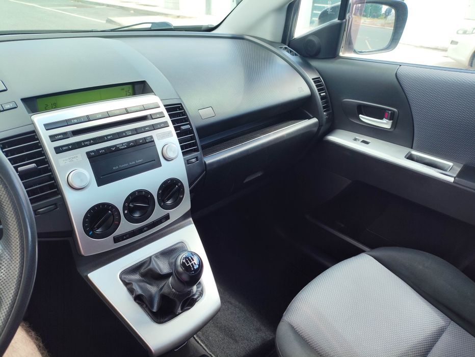 Mazda 5 com 7 lugares