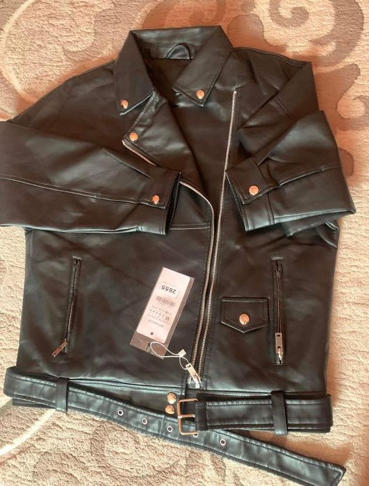 Куртка жіноча розмір М