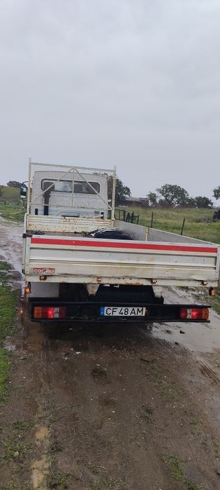 Carrinha Nissan L35