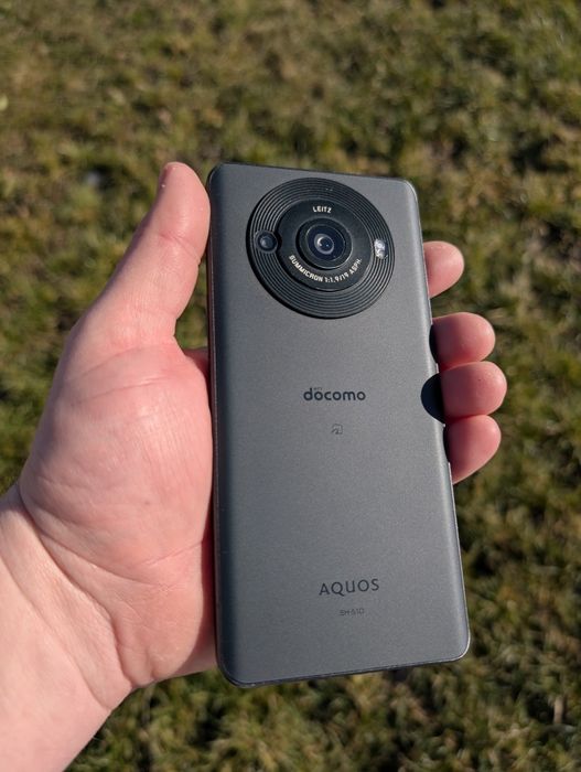 Топовий флагман sharp r8 pro з нюансом