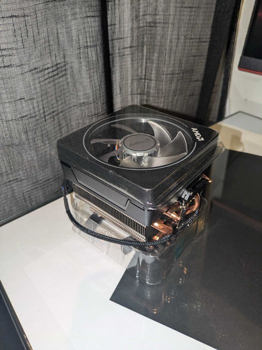 AMD Ryzen 3700x com Prism Cooler
