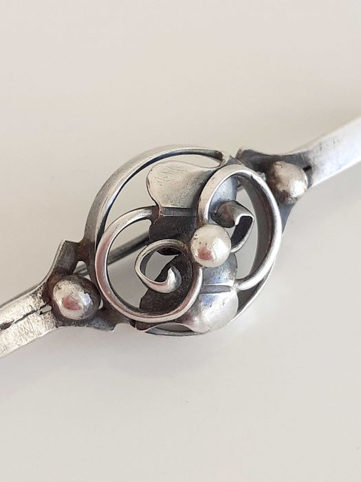 Srebrna broszka vintage sygnowana Hermana Siersbøl?