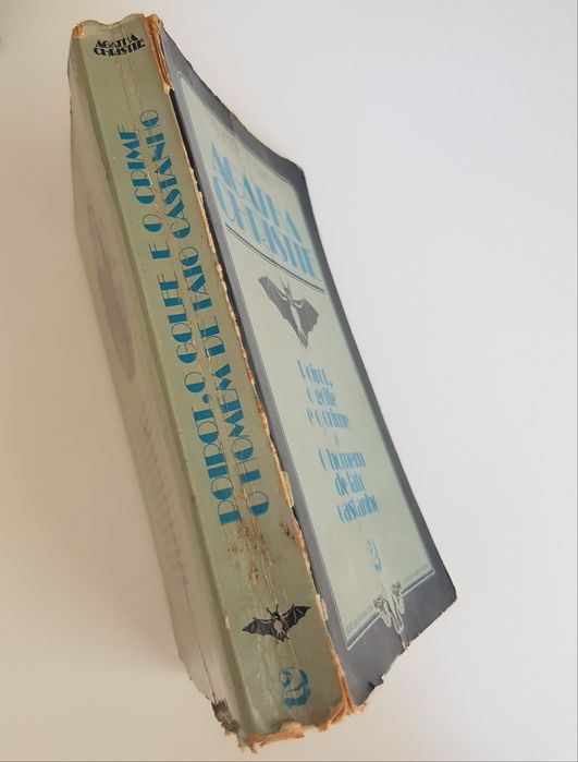 Livro Agatha christie muito antigo