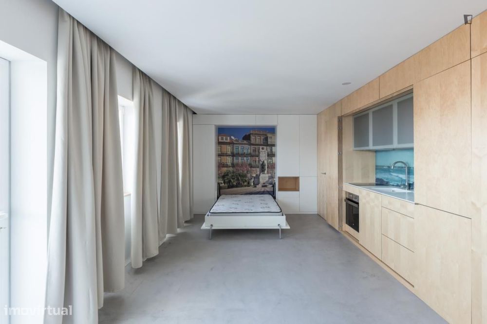 Estúdio - localizado em Santo Ildefonso Porto