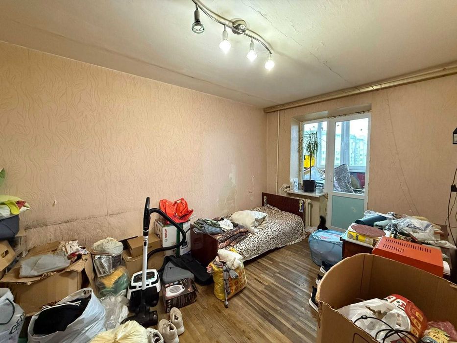 Простора 2-кімнатна, зручна локація, гарне планування, вигідна ціна