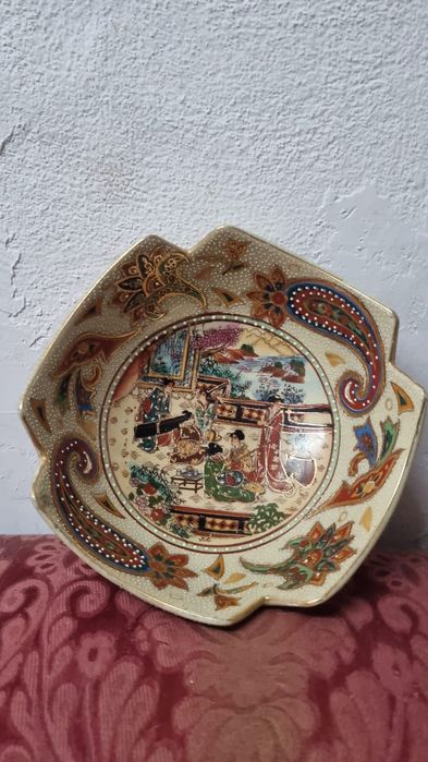 Velharias e usados.