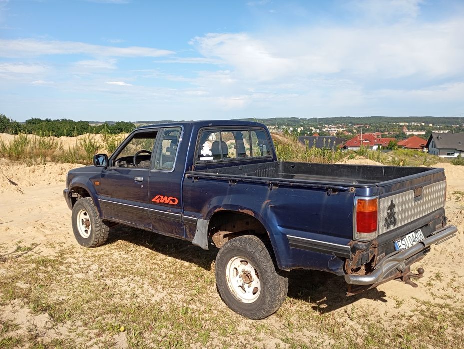 MAZDA B2500 pickup 4x4