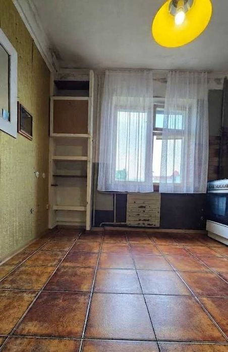 Терміново! Недорого продам 1-но кім. квартиру біля метро "Дарниця" (5 хв. транспортом або 15 хв. пішки)