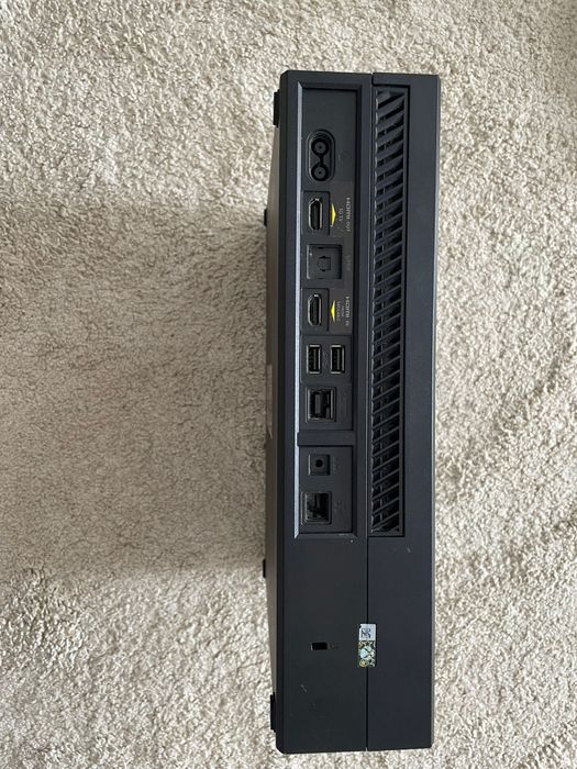 Vendo Xbox One Console model 1540, em ótimo estado de conservação.