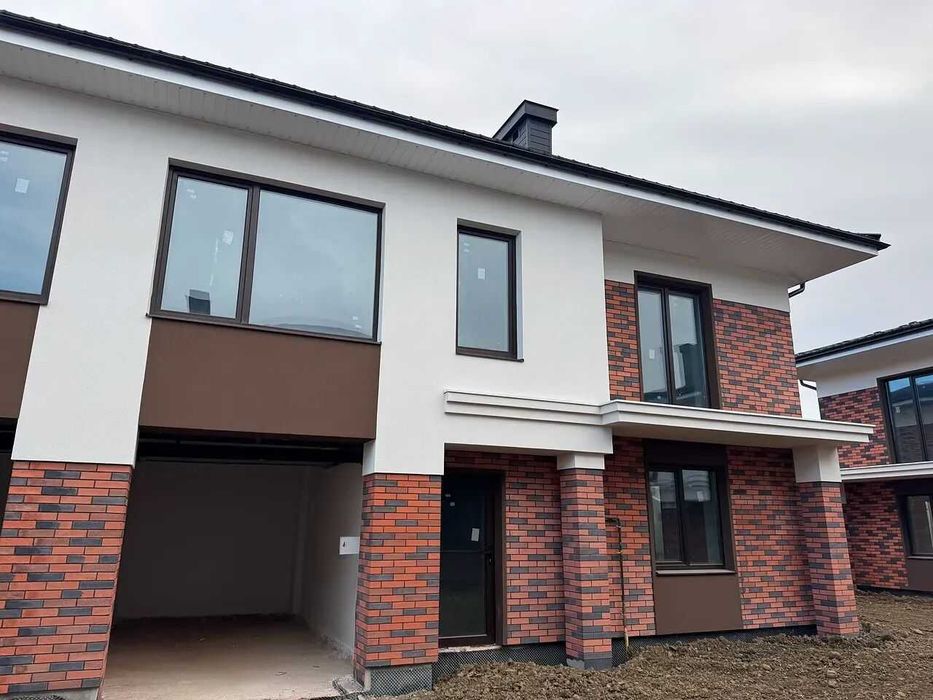 Дуплекс в закритому комплексі у с.Вовчинець