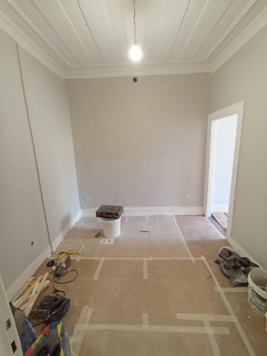 Executamos trabalho em Pladur, paredes, tetos, barramento e pintura