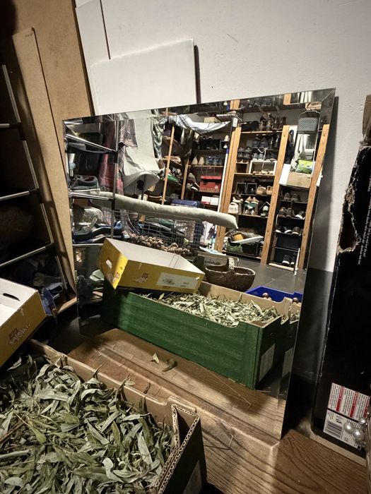 Lustro bez ramy 60 x 60 cm kwadrat do zawieszenia łazienka korytarz