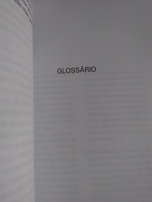 O Essencial Sobre Crioulos de Base Portuguesa, de Dulce Pereira