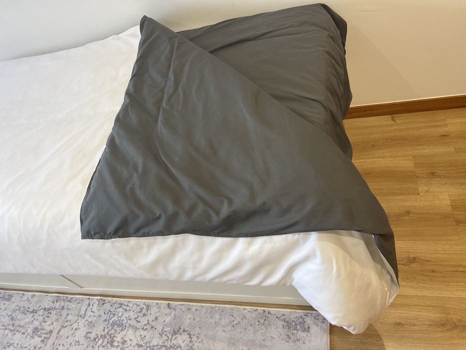 Cama dupla c/ 2 colchoes