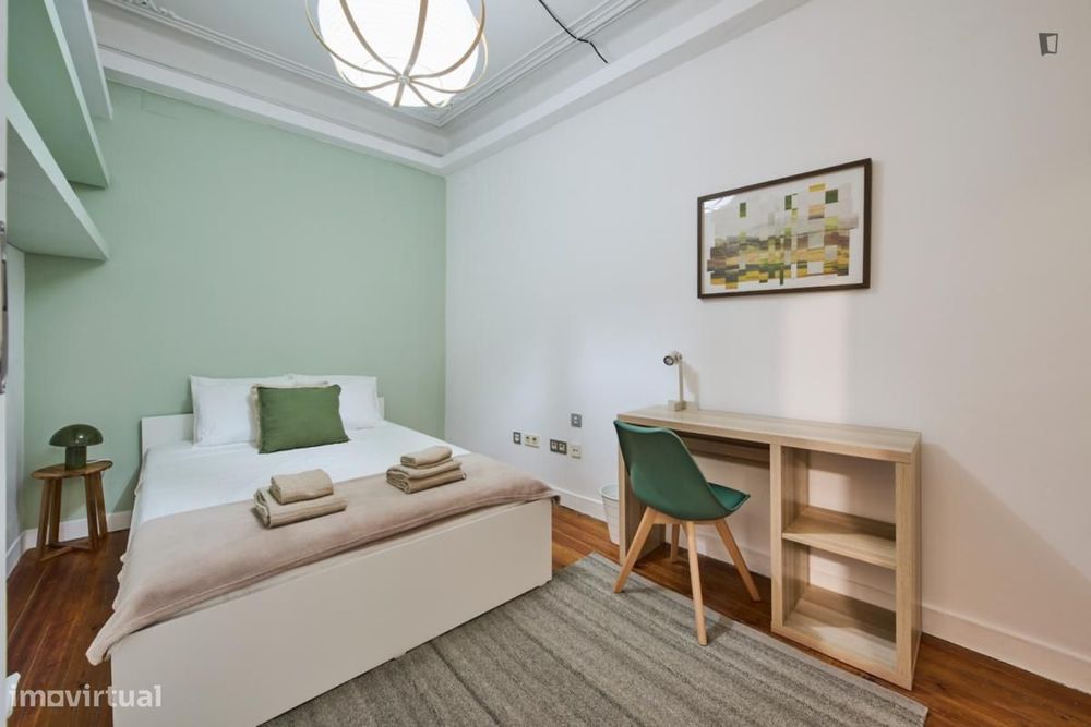 Quarto - localizado em Santos Lisbon