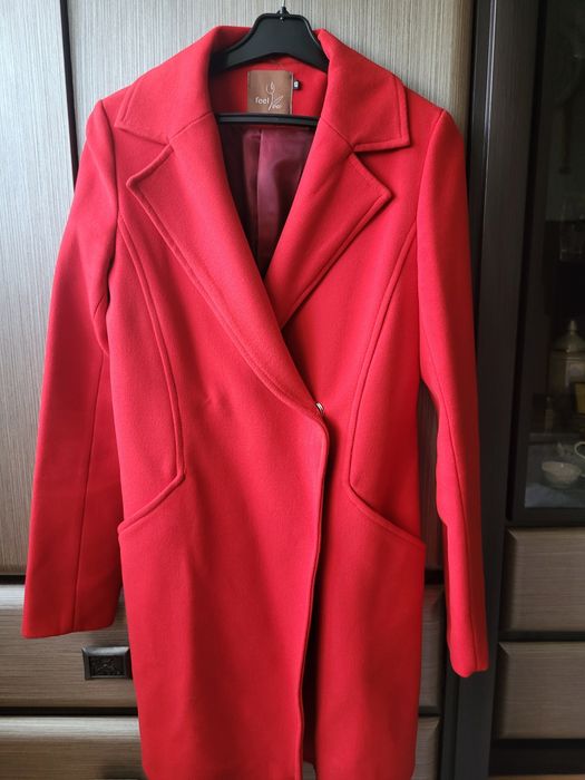 Елегантне жіноче пальто