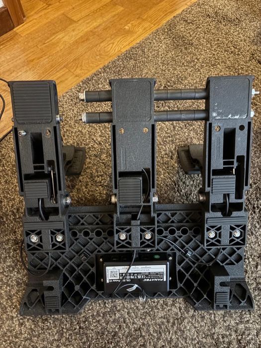 Base Fanatev e Pedais V2 c/ Kit 3Drap e Kit de alolas de Competicao Fanatec. Como novo. Fudo com garantia e respectivas caixas e acessorios.