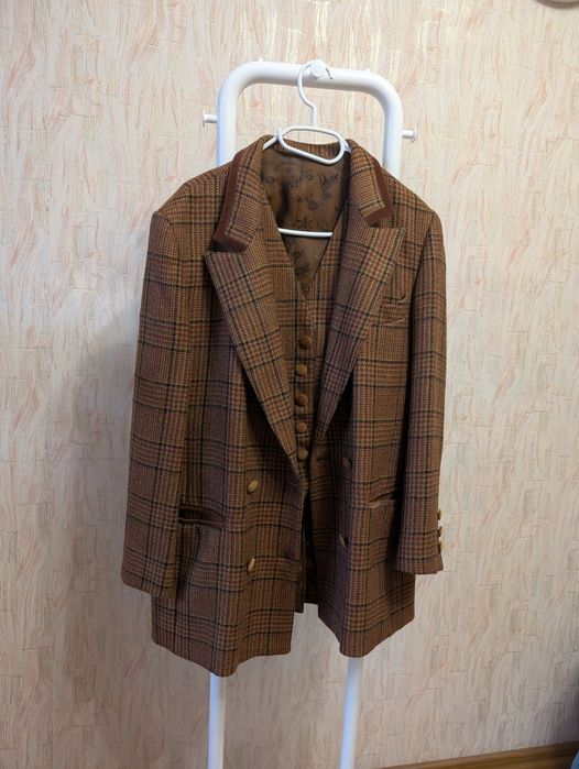 Костюм 3 -ка 38 р.  M L HMC шерстяний теплий