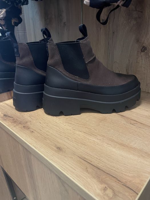 Водонепроникні ботінки Ugg шокоданий колір