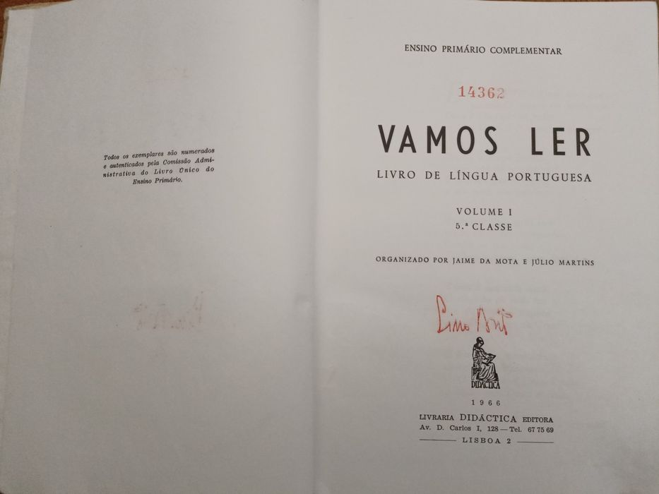 Livro escolar antigo