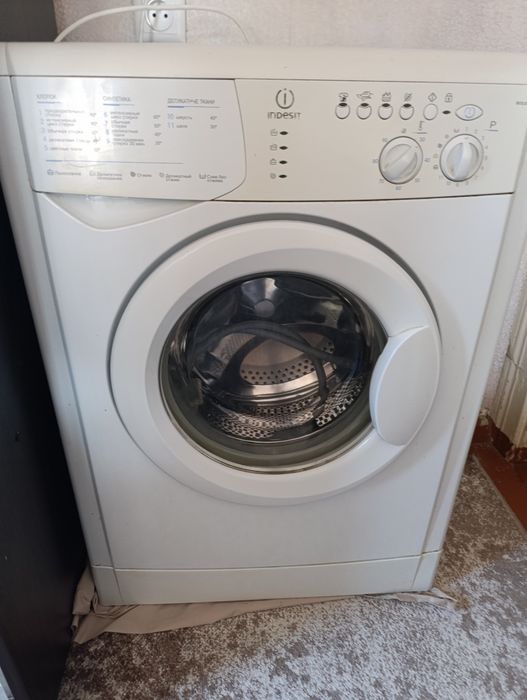 Стиральная машина Indesit Wisl 82